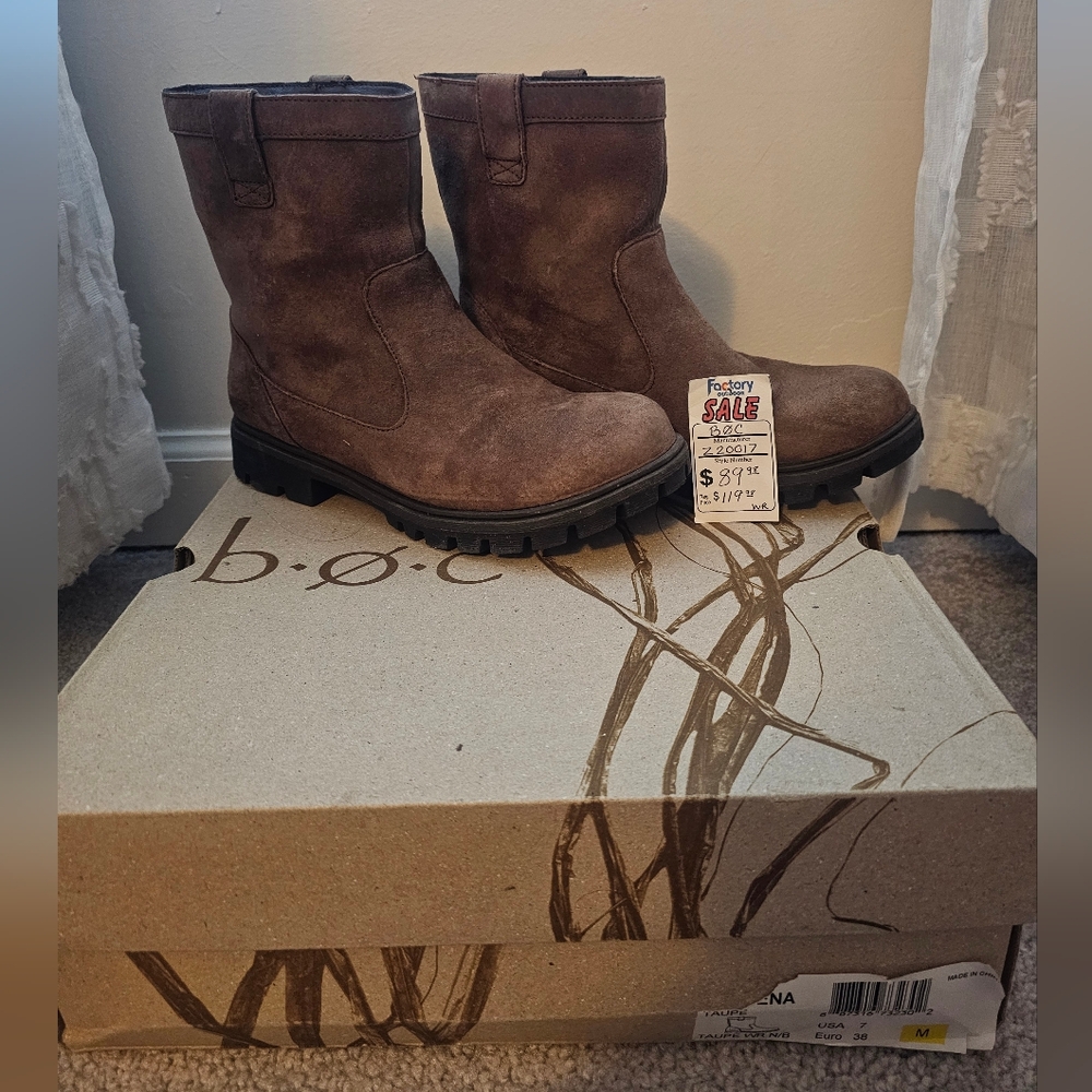 B.O.C. Womens Suede Brown Boots